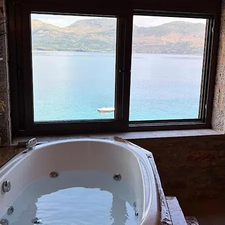 Luxury Of Lagkadaki